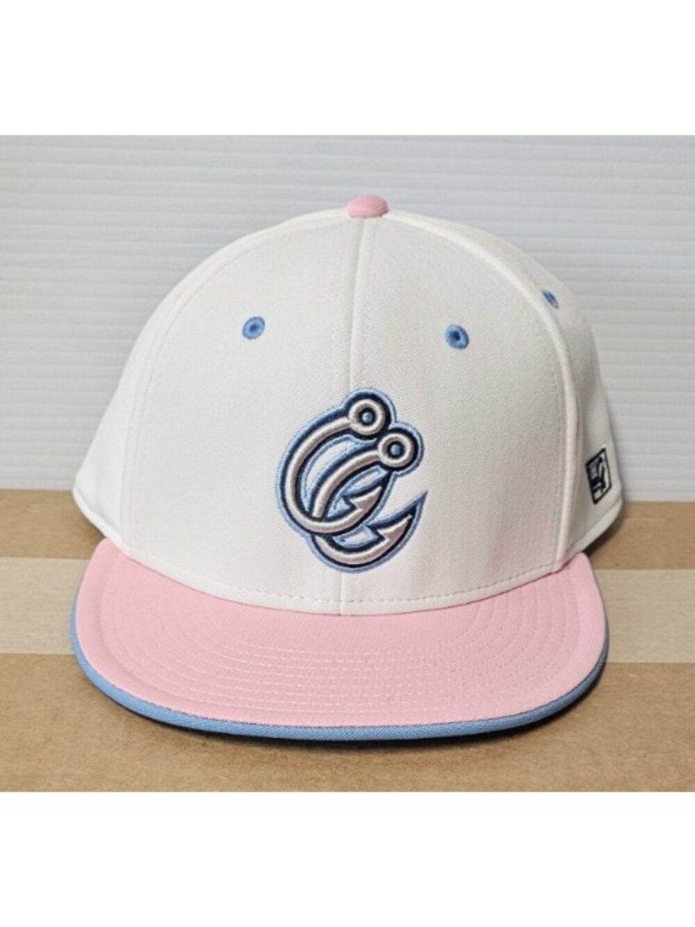 RARE CORPUS CHRISTI HOOKS THE GAME PRO STYLE GP341 GAMETEK  FITTED HAT SIZE XS